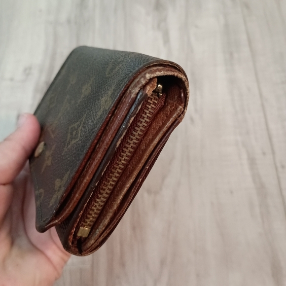 Louis Vuitton LV Monogram Porte Monnaie Tresor Wallet - Picture 4 of 12